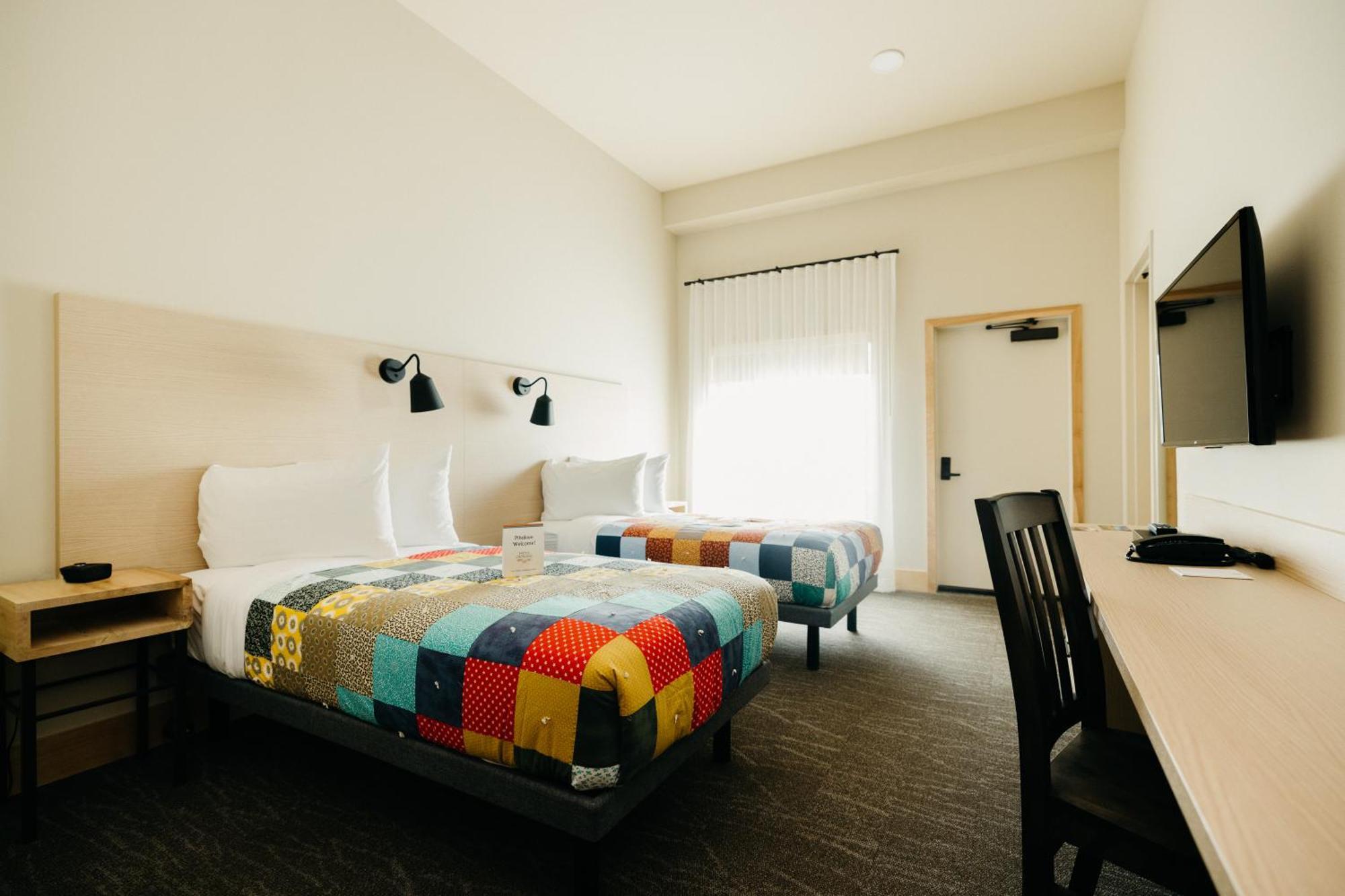Hotel Metis Crossing Smoky Lake Exteriér fotografie