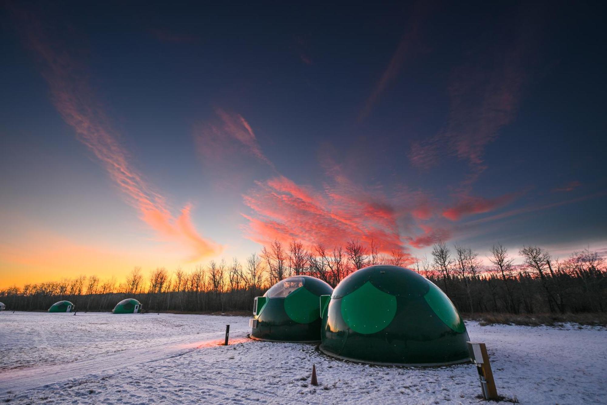 Hotel Metis Crossing Smoky Lake Exteriér fotografie